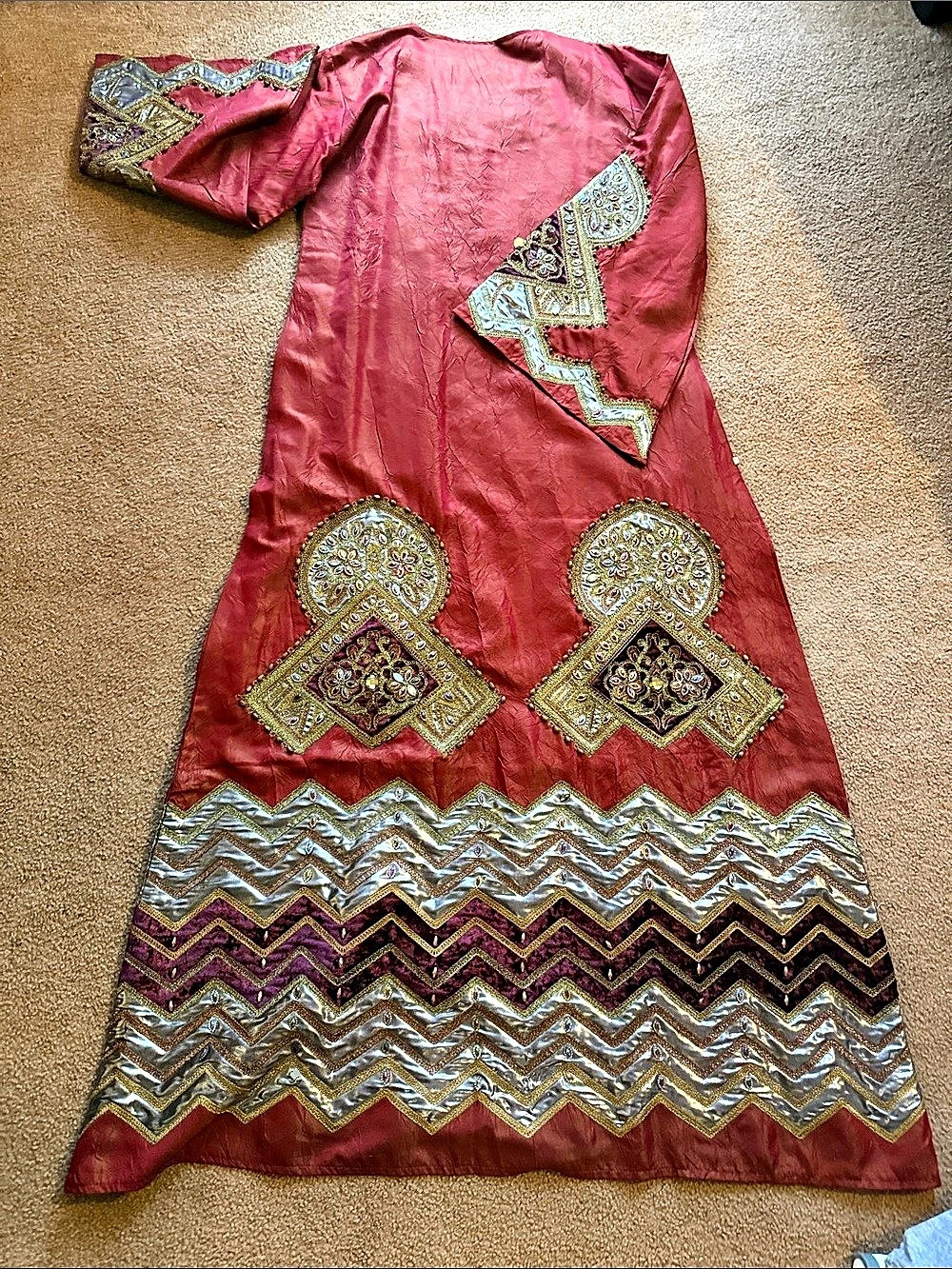 Embellished Red Kurta - Picture 5 of 9